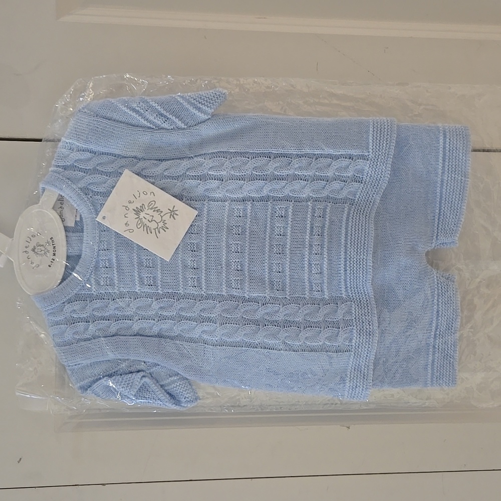 Dandelion BNWT knit baby outfit